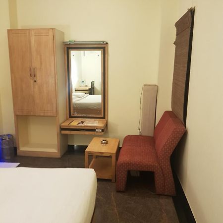P R Pride Inn 퐁디셰리 외부 사진